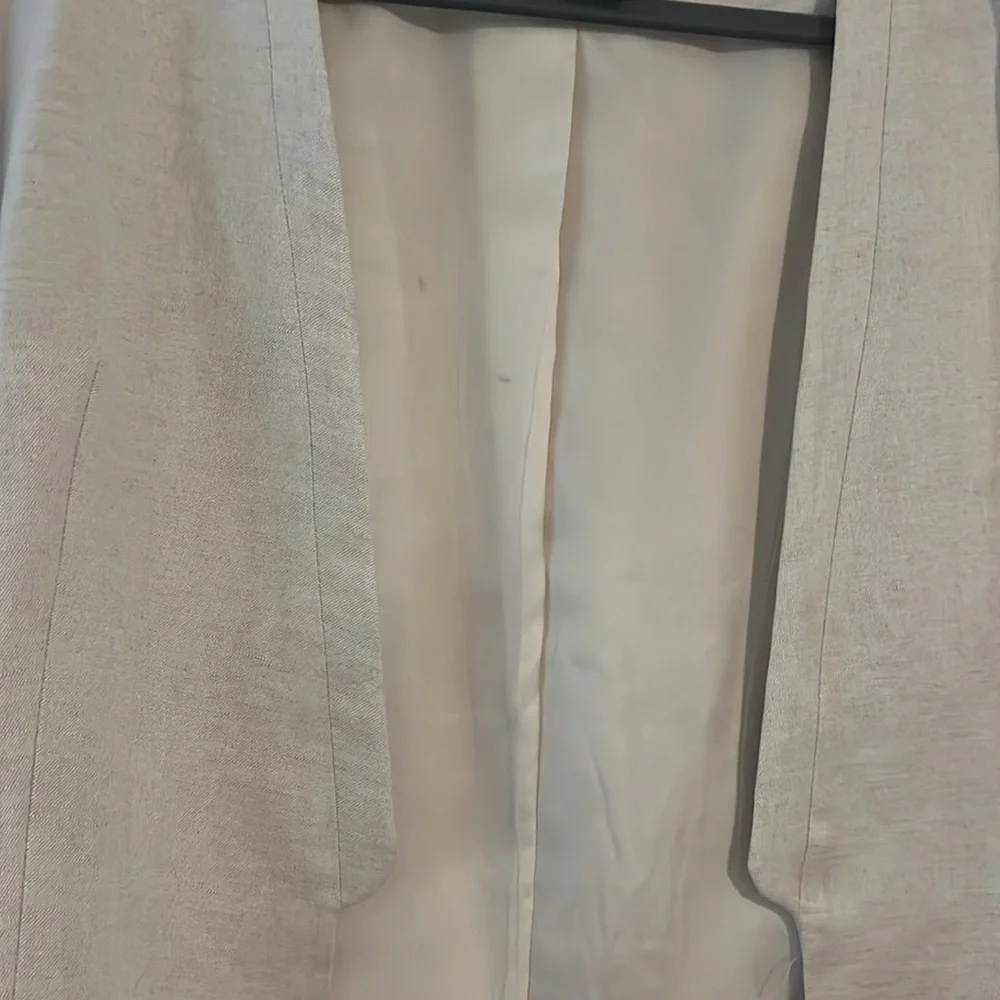 Blazer - Picture 3 of 4